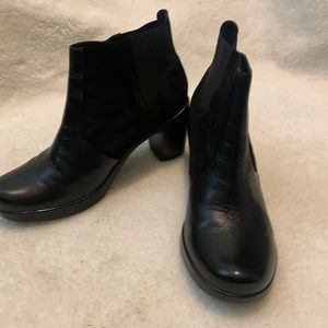 Women’s Dansko Black Booties 7.5